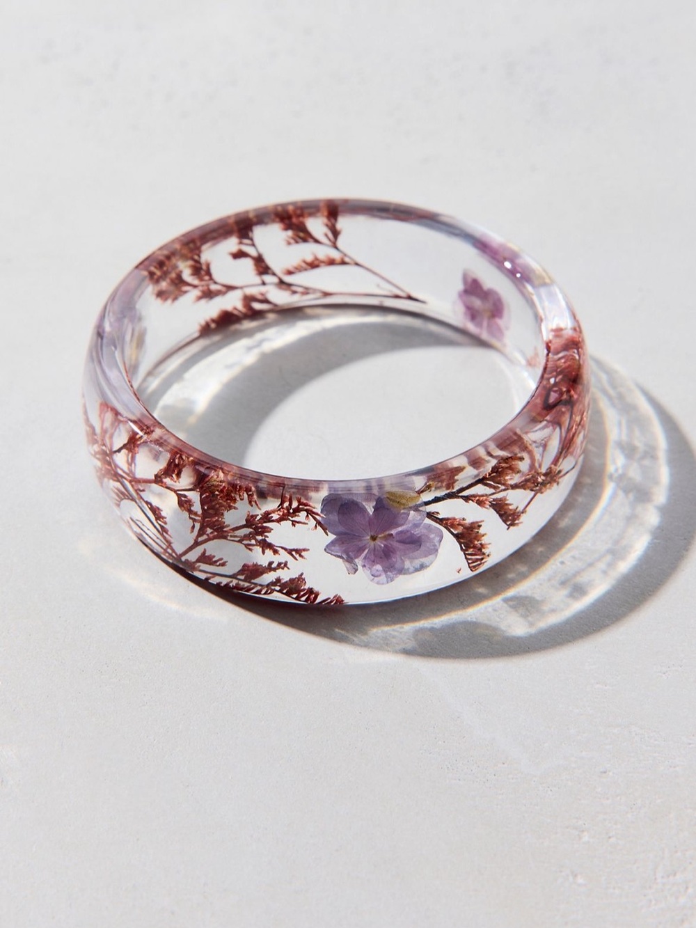 NEW Urban Outfitters Bloom Flower Chunky Acrylic Bangle Bracelet in Lilac